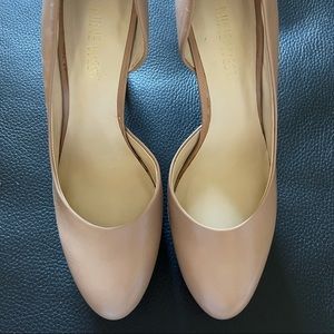Nine West nude pumps size 6